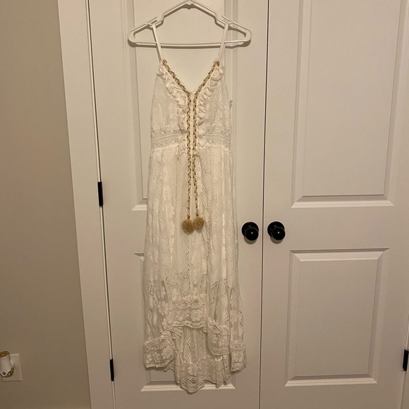 NWT - Glamorous Lace Irregular Mid-Length Dress - Picture 4 of 8